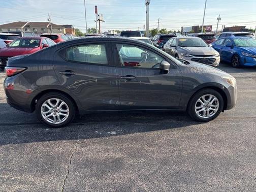 2017 Toyota Yaris iA Base