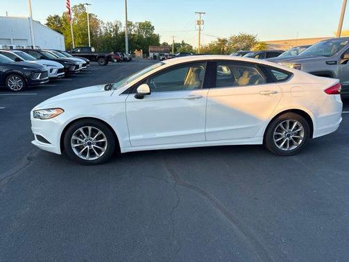 Oxford White 2017 Ford Fusion SE