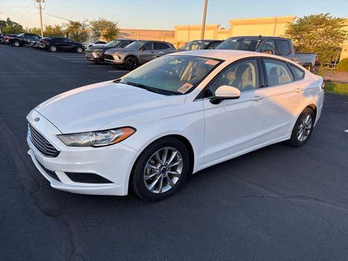 Oxford White 2017 Ford Fusion SE