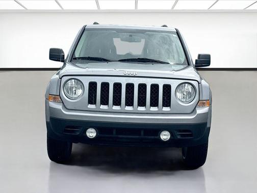 Billet Silver Metallic Clearcoat 2016 Jeep Patriot Latitude