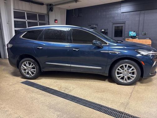 2023 Buick Enclave Essence AWD
