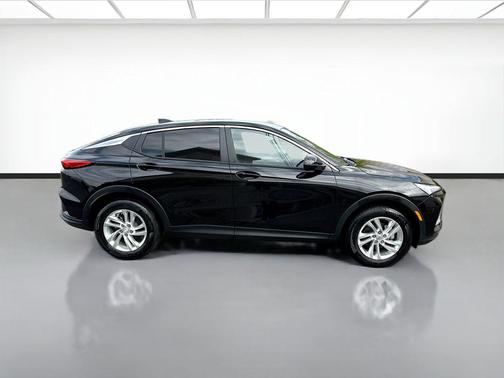 Ebony Twilight Metallic 2026 Buick Envista Preferred