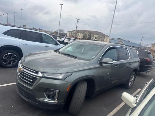 Silver Sage Metallic 2022 Chevrolet Traverse LT Cloth