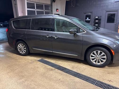 2018 Chrysler Pacifica Touring-L