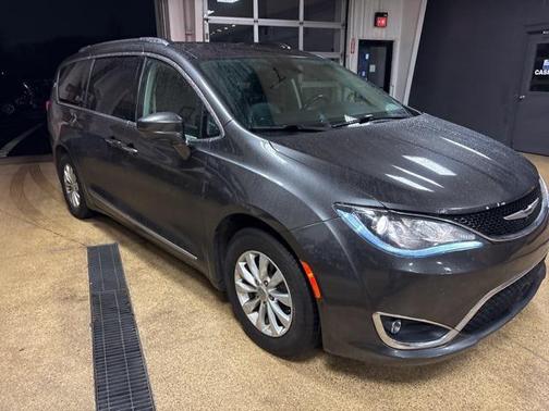 2018 Chrysler Pacifica Touring-L