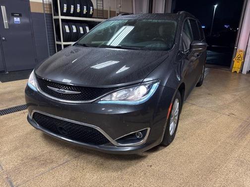 2018 Chrysler Pacifica Touring-L