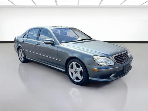Gray 2005 Mercedes-Benz S-Class 4MATIC