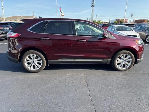 2020 Ford Edge Titanium