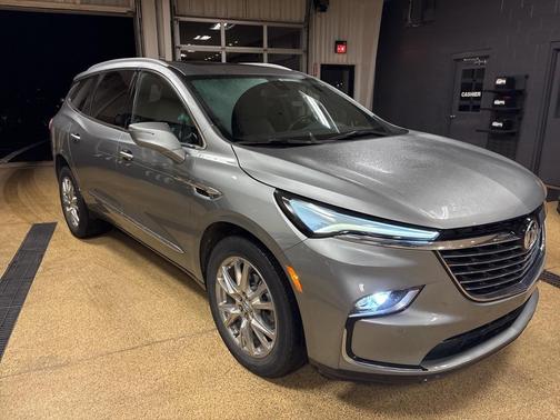 2023 Buick Enclave Essence AWD
