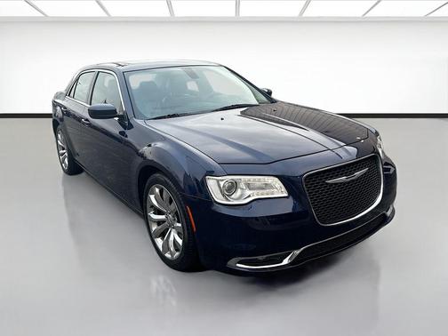 2017 Chrysler 300 Limited