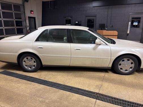 2002 Cadillac DeVille DHS