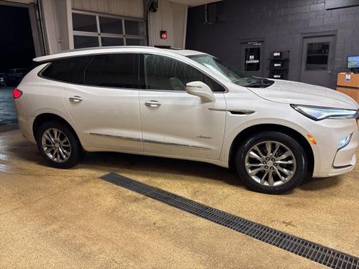 2022 Buick Enclave AWD Avenir