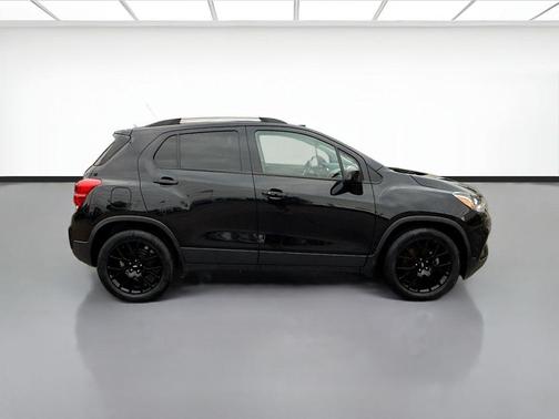 Mosaic Black Metallic 2020 Chevrolet Trax LT