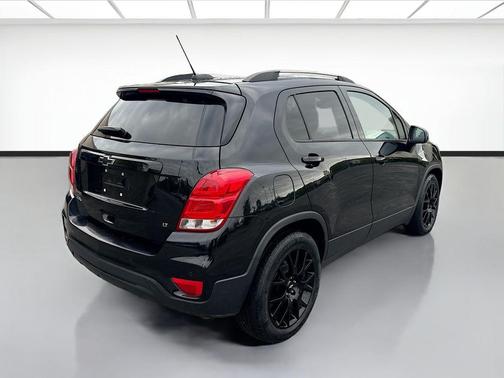 Mosaic Black Metallic 2020 Chevrolet Trax LT