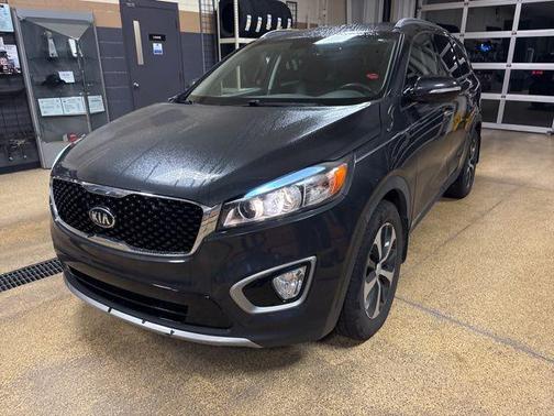 Platinum Graphite 2016 Kia Sorento EX