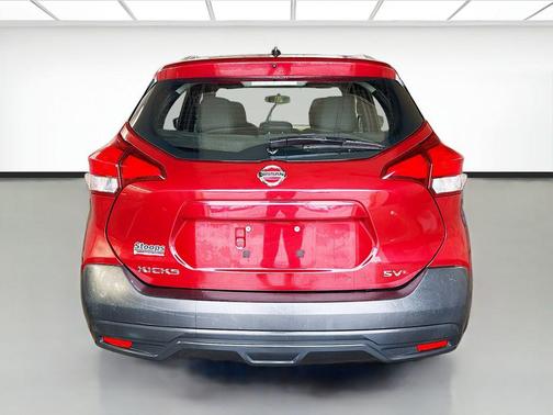 Cayenne Red Metallic 2019 Nissan Kicks SV