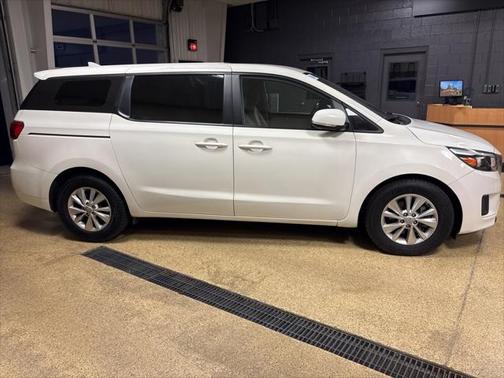 2018 Kia Sedona L