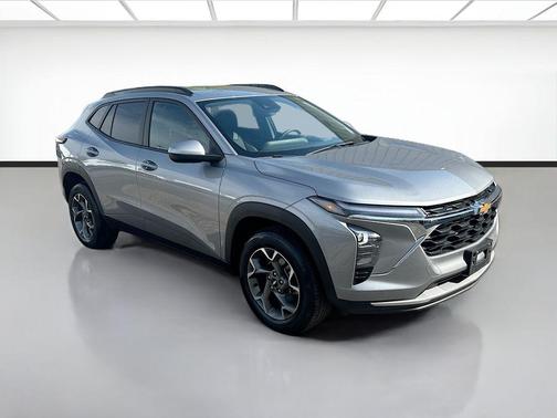Sterling Gray Metallic 2025 Chevrolet Trax LT