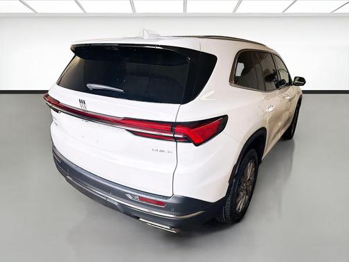 iridescent white tricoat 2026 Buick Enclave Preferred