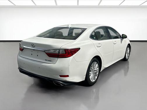 White Pearl 2016 Lexus ES 350 Base
