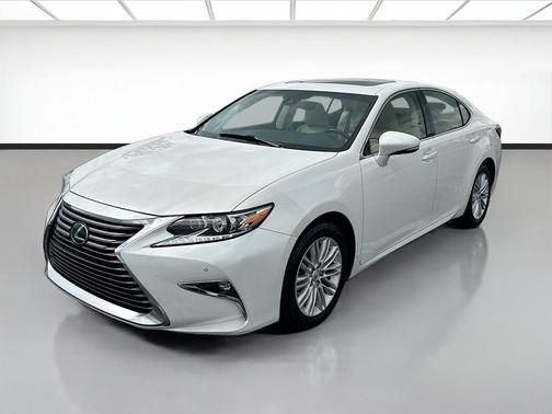 White Pearl 2016 Lexus ES 350 Base