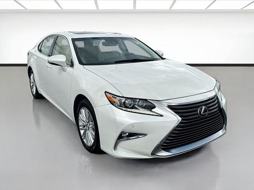 White Pearl 2016 Lexus ES 350 Base