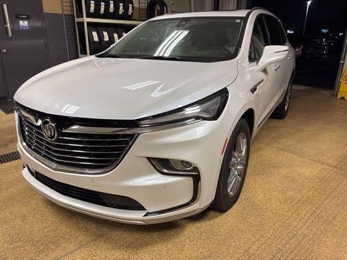 2022 Buick Enclave AWD Essence