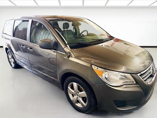 2010 Volkswagen Routan SEL