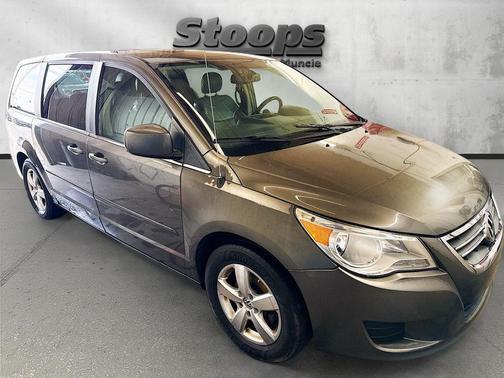 2010 Volkswagen Routan SEL