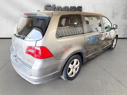 2010 Volkswagen Routan SEL