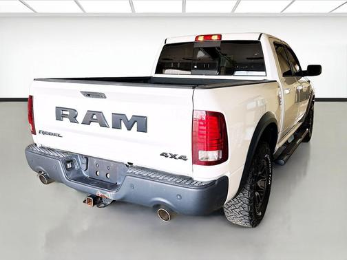 Bright White Clearcoat 2018 RAM 1500 Rebel
