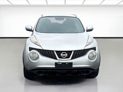 Chrome Silver Metallic 2011 Nissan Juke SV