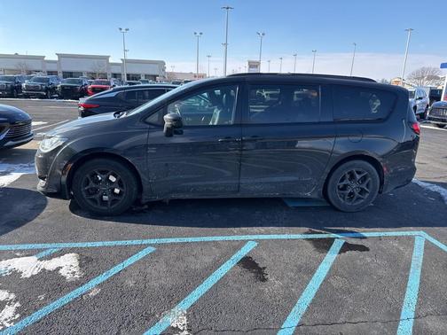 2018 Chrysler Pacifica Touring-L Plus