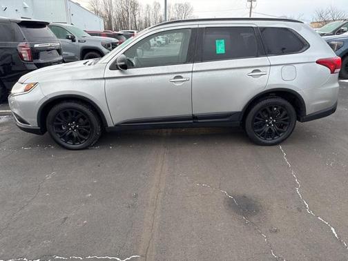 2019 Mitsubishi Outlander LE