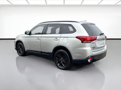 Alloy Silver Metallic 2019 Mitsubishi Outlander LE