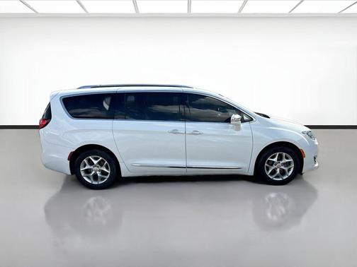 Bright White Clearcoat 2020 Chrysler Pacifica Limited