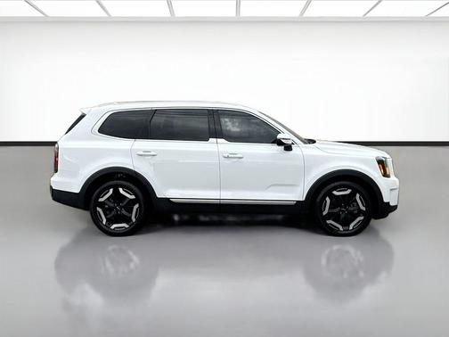 Glacial White Pearl 2024 Kia Telluride EX