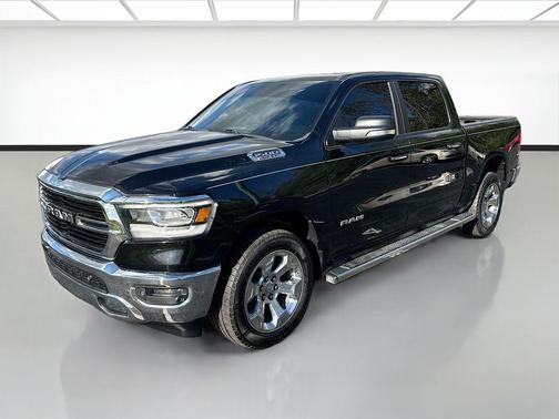 Diamond Black Crystal Pearlcoat 2019 RAM 1500 Big Horn