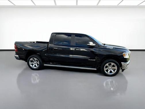 Diamond Black Crystal Pearlcoat 2019 RAM 1500 Big Horn
