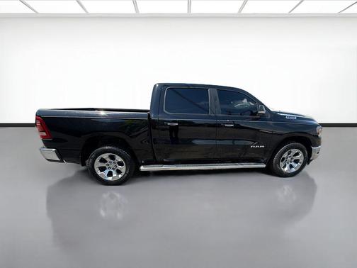 Diamond Black Crystal Pearlcoat 2019 RAM 1500 Big Horn