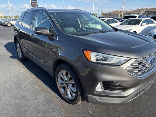 Magnetic 2019 Ford Edge Titanium