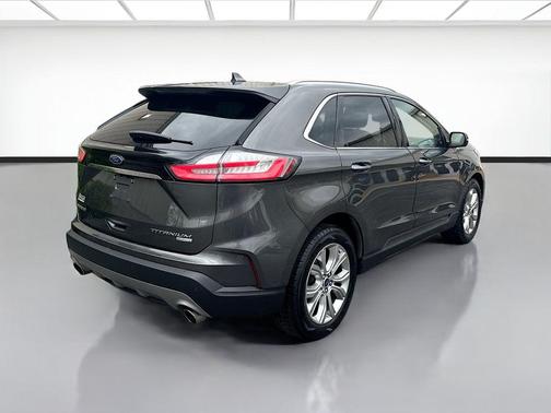 Magnetic 2019 Ford Edge Titanium