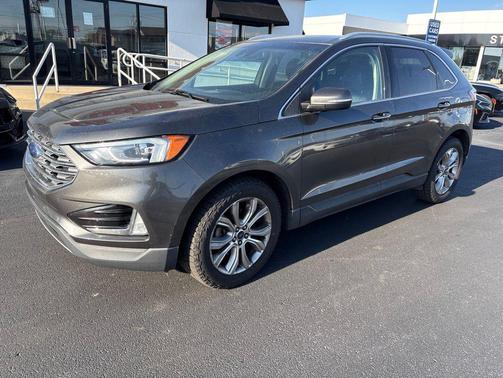 Magnetic 2019 Ford Edge Titanium