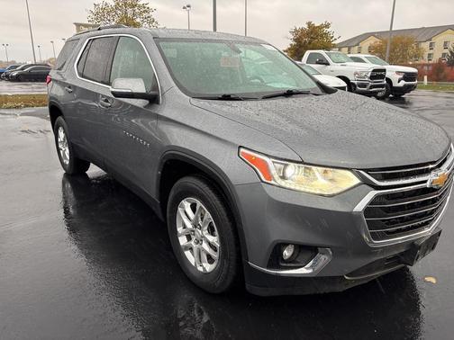 2021 Chevrolet Traverse LT Cloth