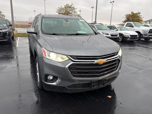 2021 Chevrolet Traverse LT Cloth