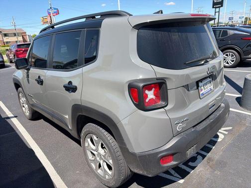 Sting-Gray Clearcoat 2022 Jeep Renegade Limited