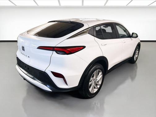 Summit White 2026 Buick Envista Preferred