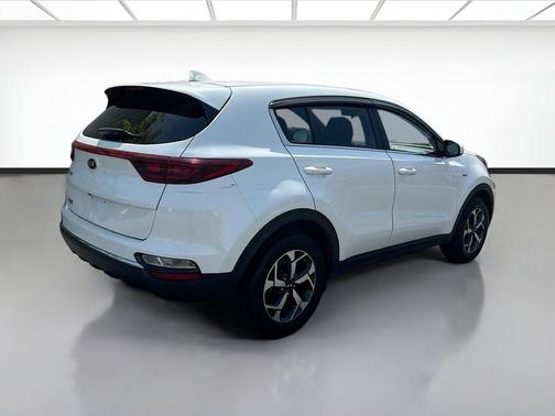 Snow White Pearl 2021 Kia Sportage LX