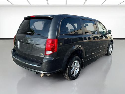 Dark Charcoal Pearlcoat 2012 Dodge Grand Caravan SXT