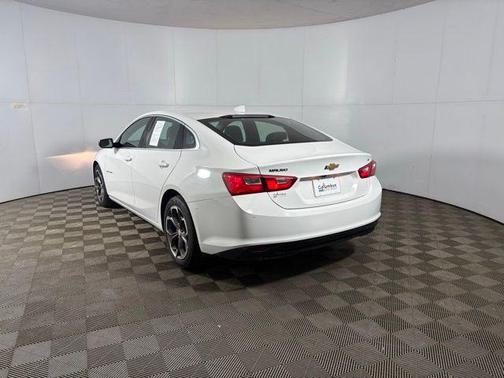 Summit White 2023 Chevrolet Malibu FWD 1LT